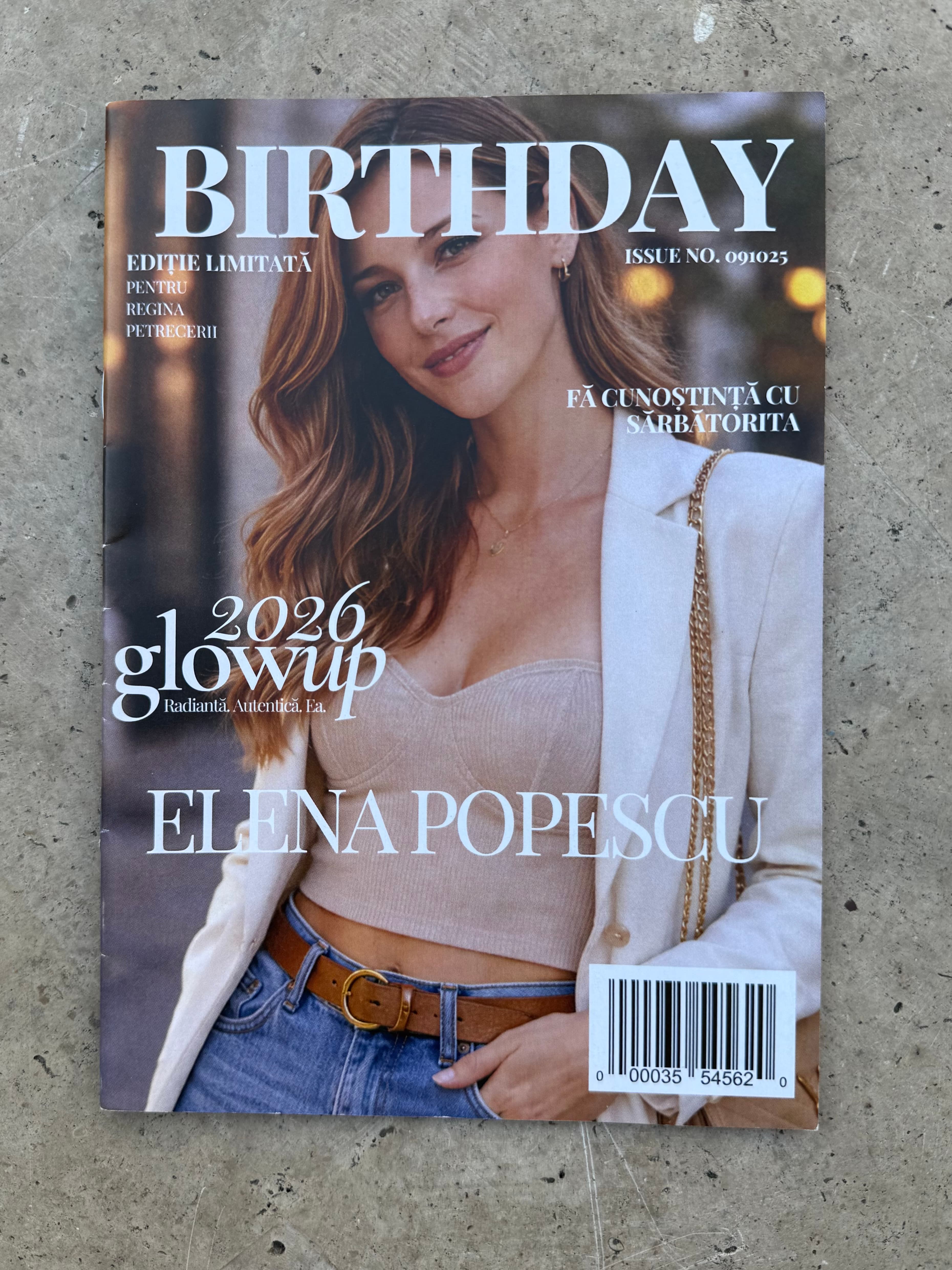 Cadru cu revista de zi de naștere și fotografiile din interior.